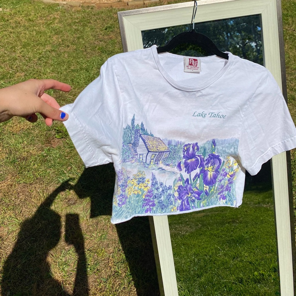 Self cropped tshirt. The purple color is so pretty.